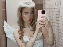 MillyPopa - blond female webcam at LiveJasmin