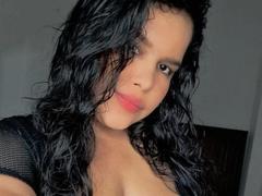 MillySofia - female with black hair and  big tits webcam at xLoveCam