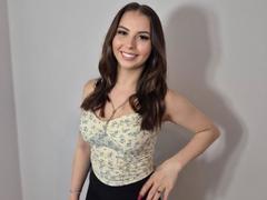 MillyTop - female with brown hair webcam at xLoveCam