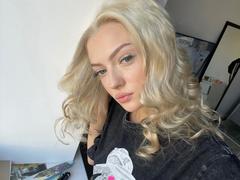 Milly-hot from xLoveCam