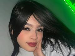 MilyLiams - female with black hair webcam at xLoveCam
