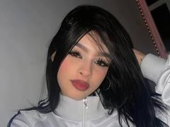 MilyLiams from xLoveCam
