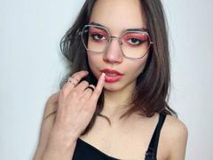 MimiPreaty - female with brown hair webcam at xLoveCam