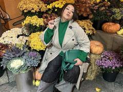 MinervaBonny - female with black hair and  big tits webcam at xLoveCam