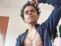 MinhoReyes from xLoveCam