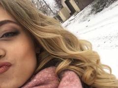 MiniHolly - blond female with  small tits webcam at xLoveCam