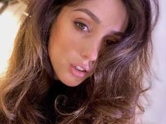MiraDesire - female with brown hair and  big tits webcam at xLoveCam