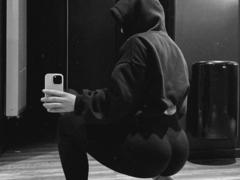 MiraMint-hot - female with black hair webcam at xLoveCam