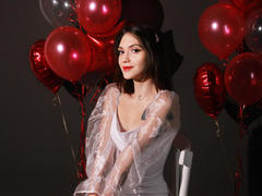 MiraThomas - female with brown hair webcam at LiveJasmin