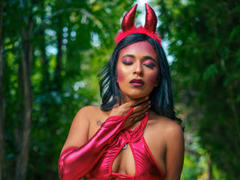 MirandaLewis - female with black hair webcam at xLoveCam