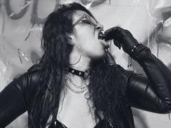 MirandaRousse - female with red hair webcam at xLoveCam