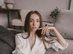 MirellaBagne - female with brown hair webcam at xLoveCam