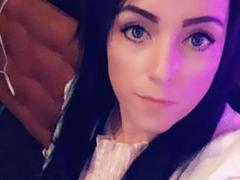 Miriam83-hot - female with black hair webcam at xLoveCam