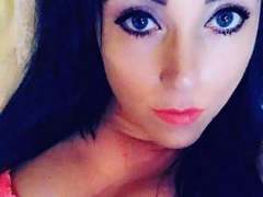 Miriam83-hot - female with black hair webcam at xLoveCam