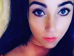 Miriam83-hot - female with black hair webcam at xLoveCam