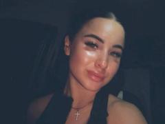MiriamMatney - female with brown hair webcam at xLoveCam
