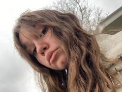 MisaQueen - female with brown hair and  small tits webcam at xLoveCam