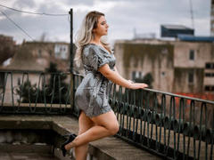 QuinnJolie - blond female with  big tits webcam at LiveJasmin