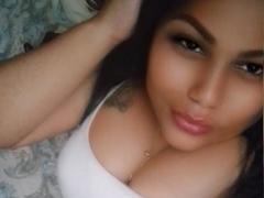 MishelleLove from xLoveCam