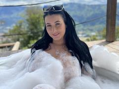 MishuHottie - female with black hair webcam at xLoveCam