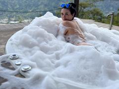 MishuHottie - female with black hair webcam at xLoveCam