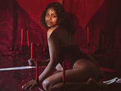 Misroos - female with brown hair webcam at xLoveCam