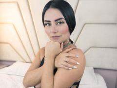 MissAry - female with black hair webcam at xLoveCam