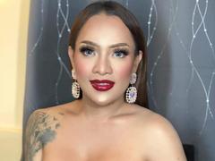 MissAthene - blond shemale webcam at xLoveCam