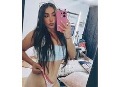 MissCharlottt from xLoveCam