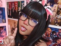 MissCurvyTop - female with black hair and  big tits webcam at xLoveCam