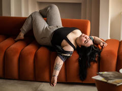 EmaConnor - blond female webcam at LiveJasmin