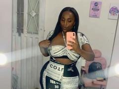 MissFoster - female with black hair webcam at xLoveCam