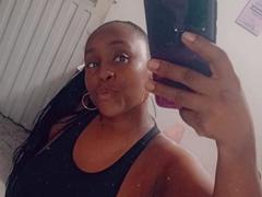 MissFoster - female with black hair webcam at xLoveCam