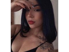 MissHayley - female with brown hair webcam at xLoveCam