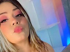 MissHorney - blond female with  big tits webcam at xLoveCam