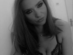 MissKarinaNice - blond female webcam at ImLive