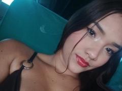 MissLauren - female with brown hair webcam at xLoveCam