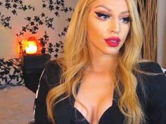 MissLeilax - blond female webcam at xLoveCam