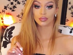 MissLeilax - blond female webcam at xLoveCam