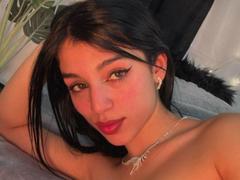 MissMegaan from xLoveCam