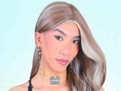 MissMelissaHot - blond shemale with  big tits webcam at xLoveCam