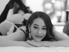 Miss_Mina - female with brown hair webcam at StripChat