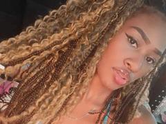 MissNahomi from xLoveCam