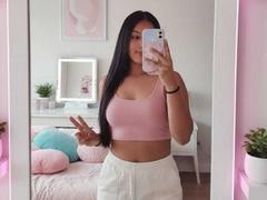 MissOrtizz - female with brown hair webcam at xLoveCam