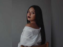 MissOrtizz - female with brown hair webcam at xLoveCam