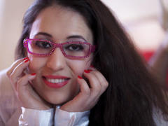 MissRenatta - female with brown hair and  small tits webcam at xLoveCam