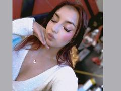 MissSubmissive - female with black hair webcam at xLoveCam