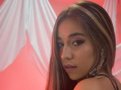 MissVallen - blond female webcam at xLoveCam