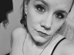 MissVanny-hot - female with brown hair webcam at xLoveCam