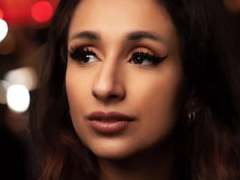 Miss-Lunatic - female with black hair webcam at xLoveCam